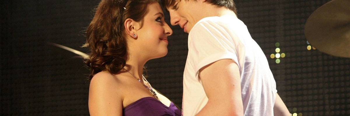 Bandas sonoras de Angus, tangas y snogging perfecto